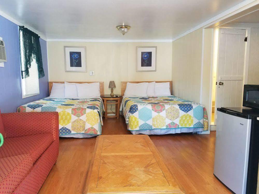 Seven Dwarfs Motel & Cabins Lake George Exterior photo